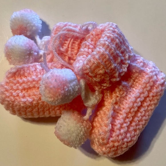 Soft Baby Pink Newborn Baby Booties 
Measurements 1.5” x 3” - Picture 3 of 3